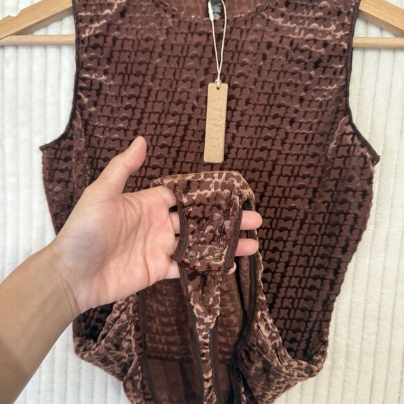 SKIMS Velvet Logo Bodysuit Color Chestnut Brown Womens Size XS NWT - Picture 4 of 9